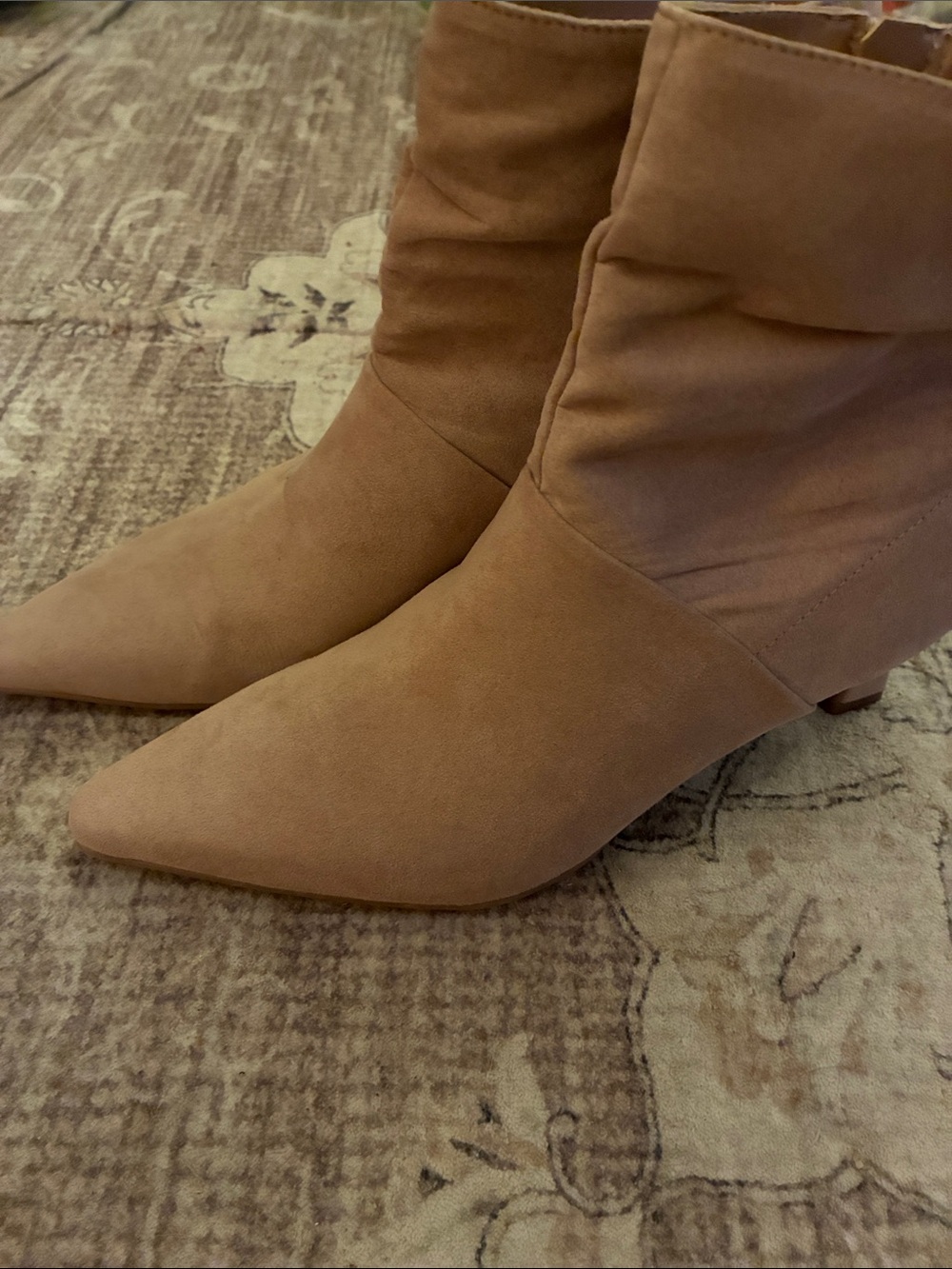 Naturalizer Pointed Toe Ankle Boots in Taupe Faux Suede flared heel 8.5